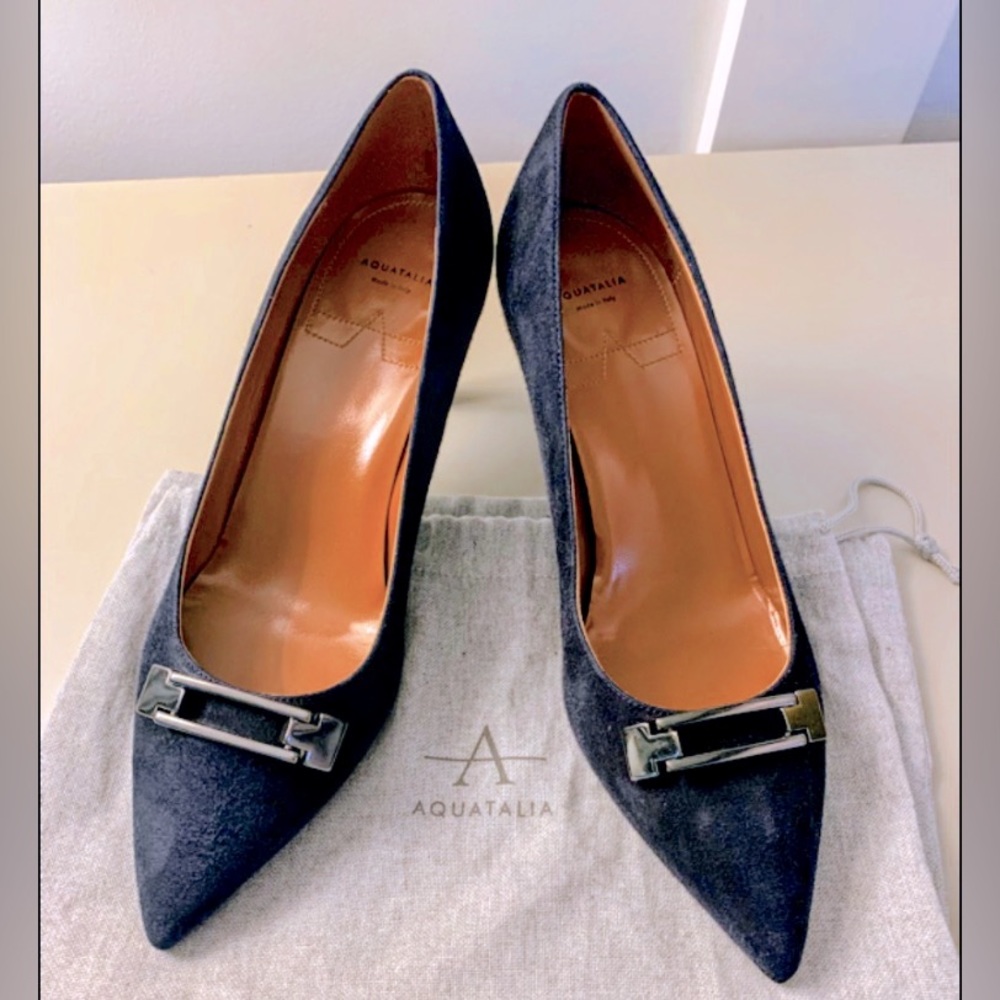 NWOT Aquatalia Italian Navy Blue Suede Stiletto Heels w/Metal Buckles Sz 8*